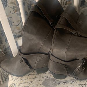 Mid Calf blowfish boots size 7 and 1/2